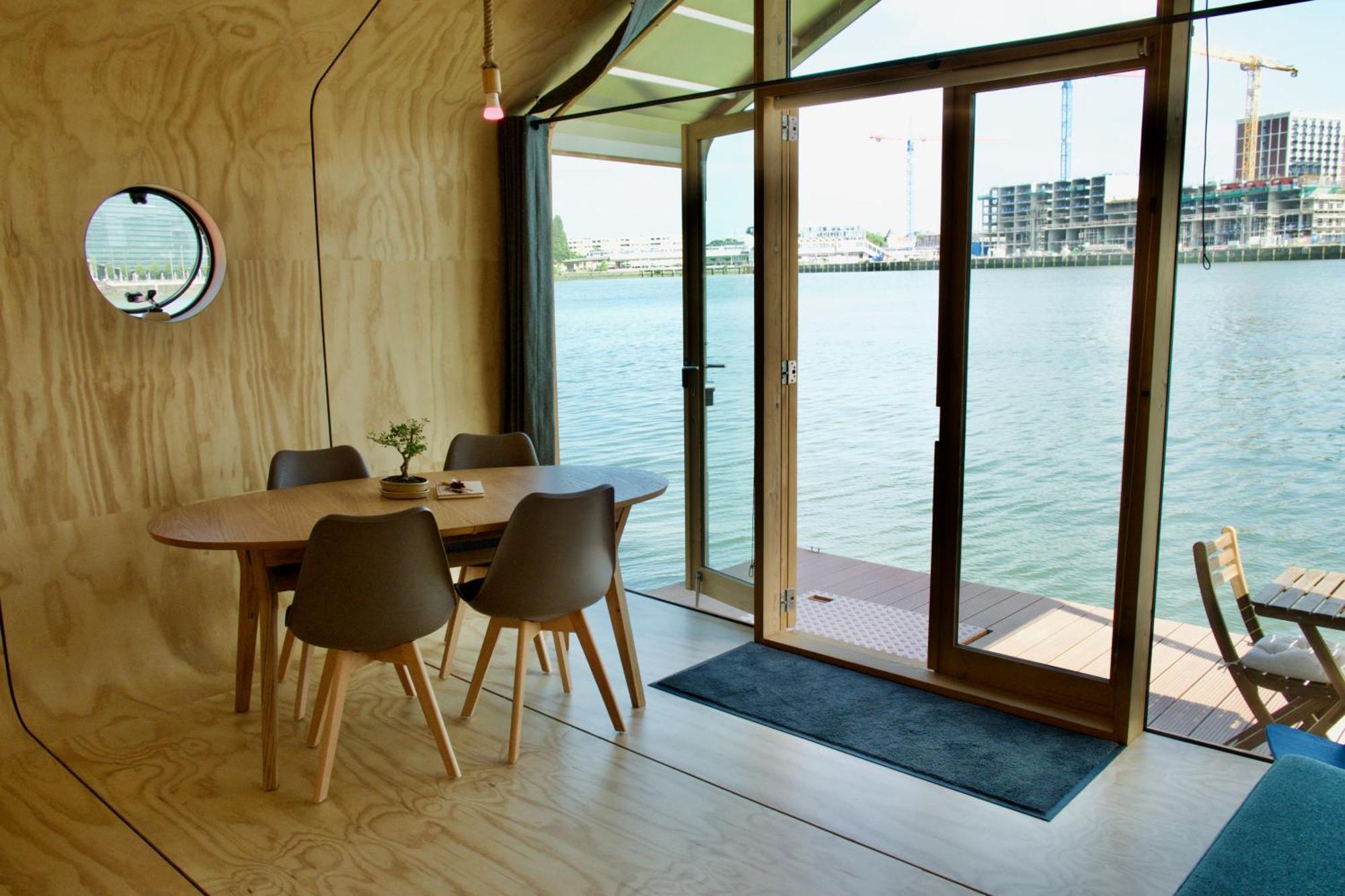 Villa Wikkelboats At Floating Rotterdam Rijnhaven Exterior foto